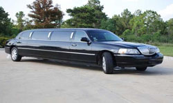 Milwaukee black towncar stretch limo